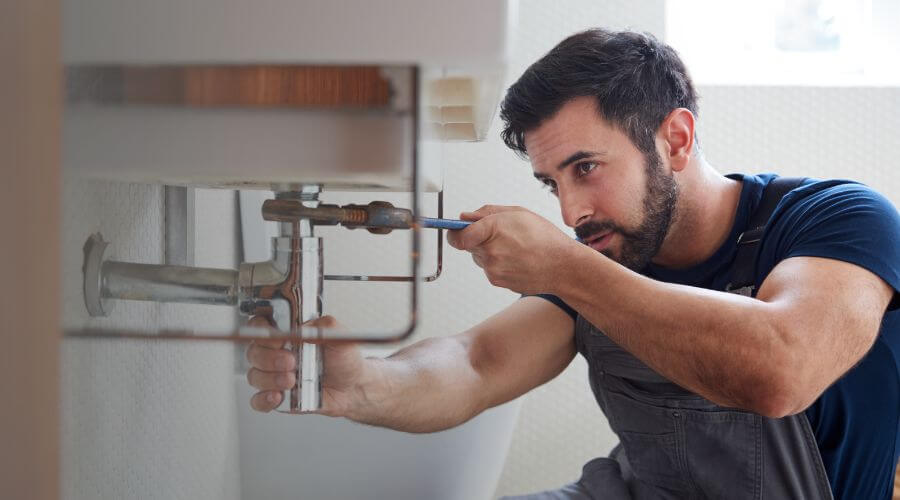 Water heater leaking fix in Bluffton, IN